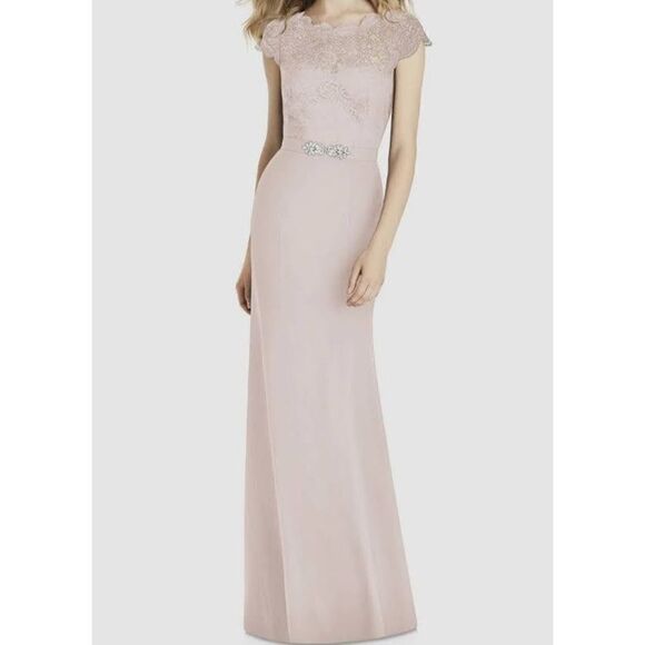 Jenny Packham Lace Short Sleeve Gown with Belt - Picture 1 of 11